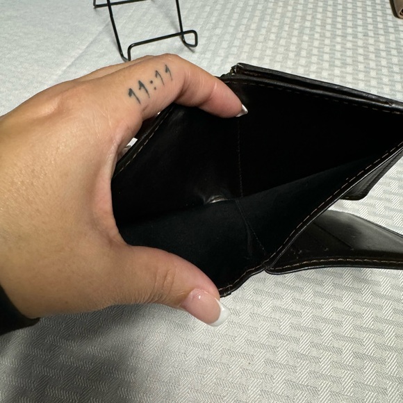 Louis Vuitton brown men’s bifold wallet - Picture 9 of 9